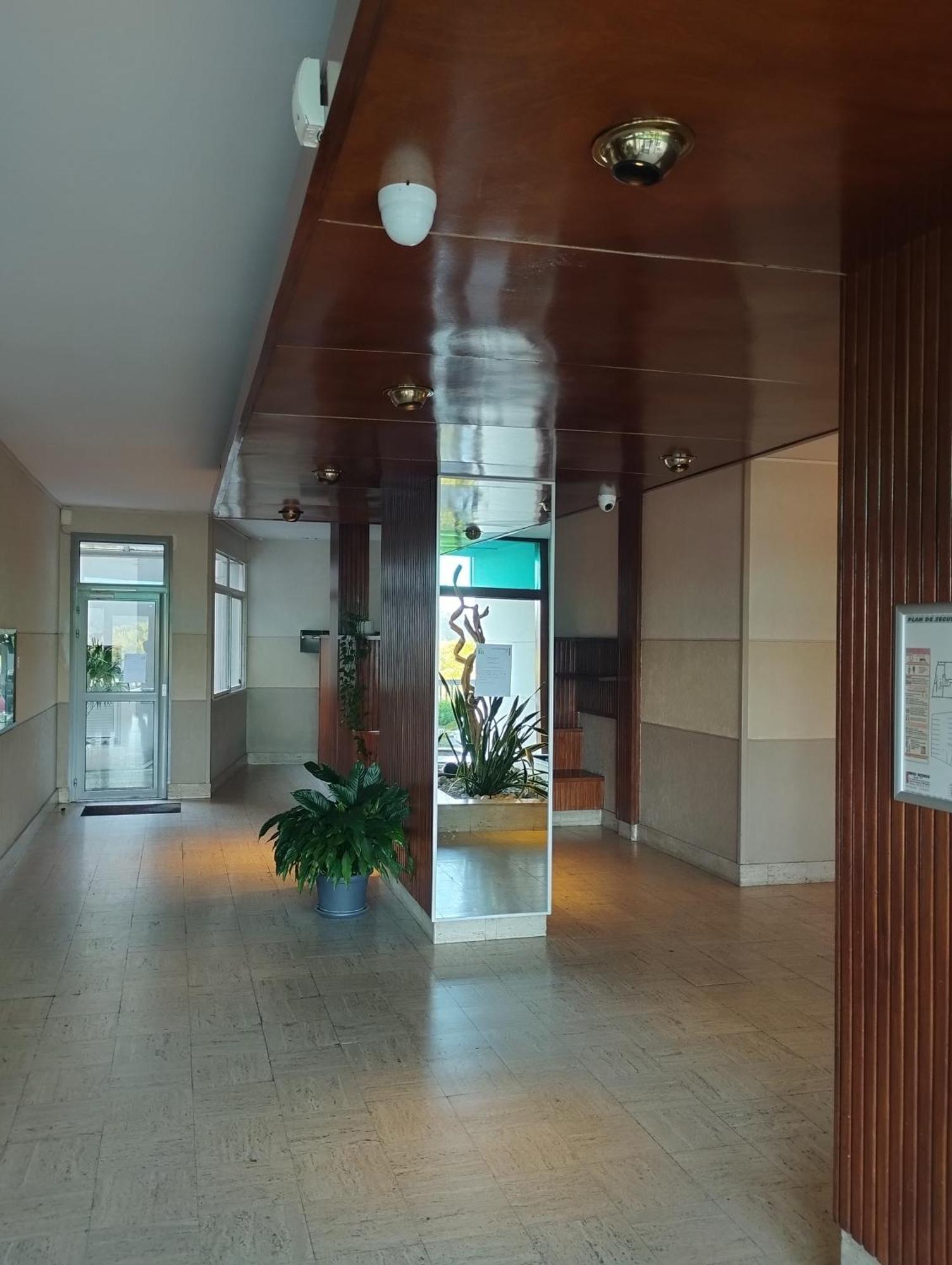 Chambrette Boulevard Des Pyrenees Hypercentre 10M Carre Wc Sur Le Palier, Porte40 Pau Esterno foto